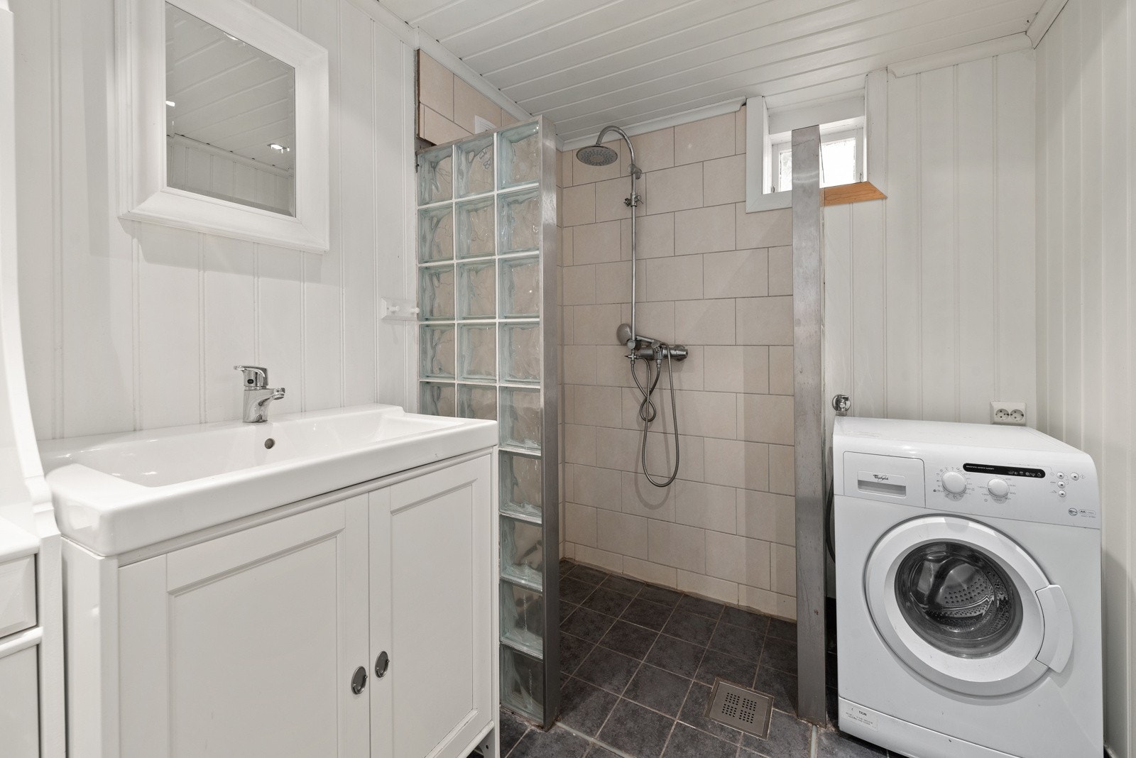 Bad i underetasjen Galleribilde