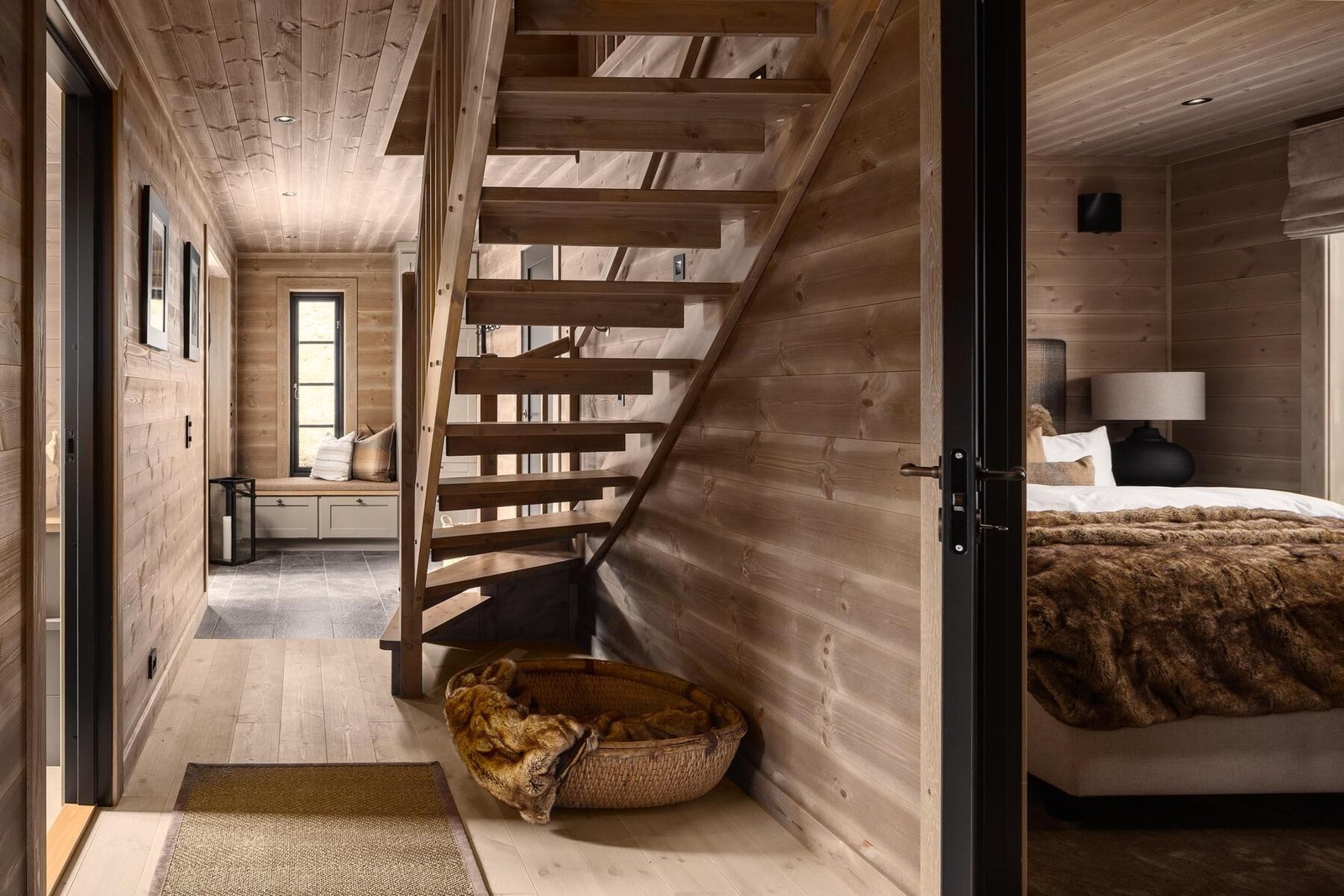 Foto fra visningshytte Rognli med oppstue på Hellerudsletta Galleribilde