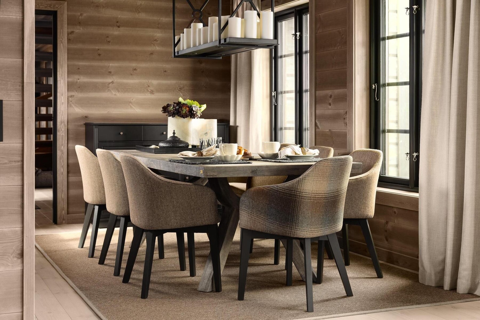 Foto fra visningshytte Rognli med oppstue på Hellerudsletta Galleribilde