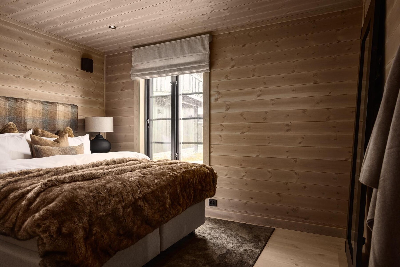 Hyttemodellen har 3 soverom på hovedplan. Foto fra visningshytte Rognli med oppstue på Hellerudsletta Galleribilde