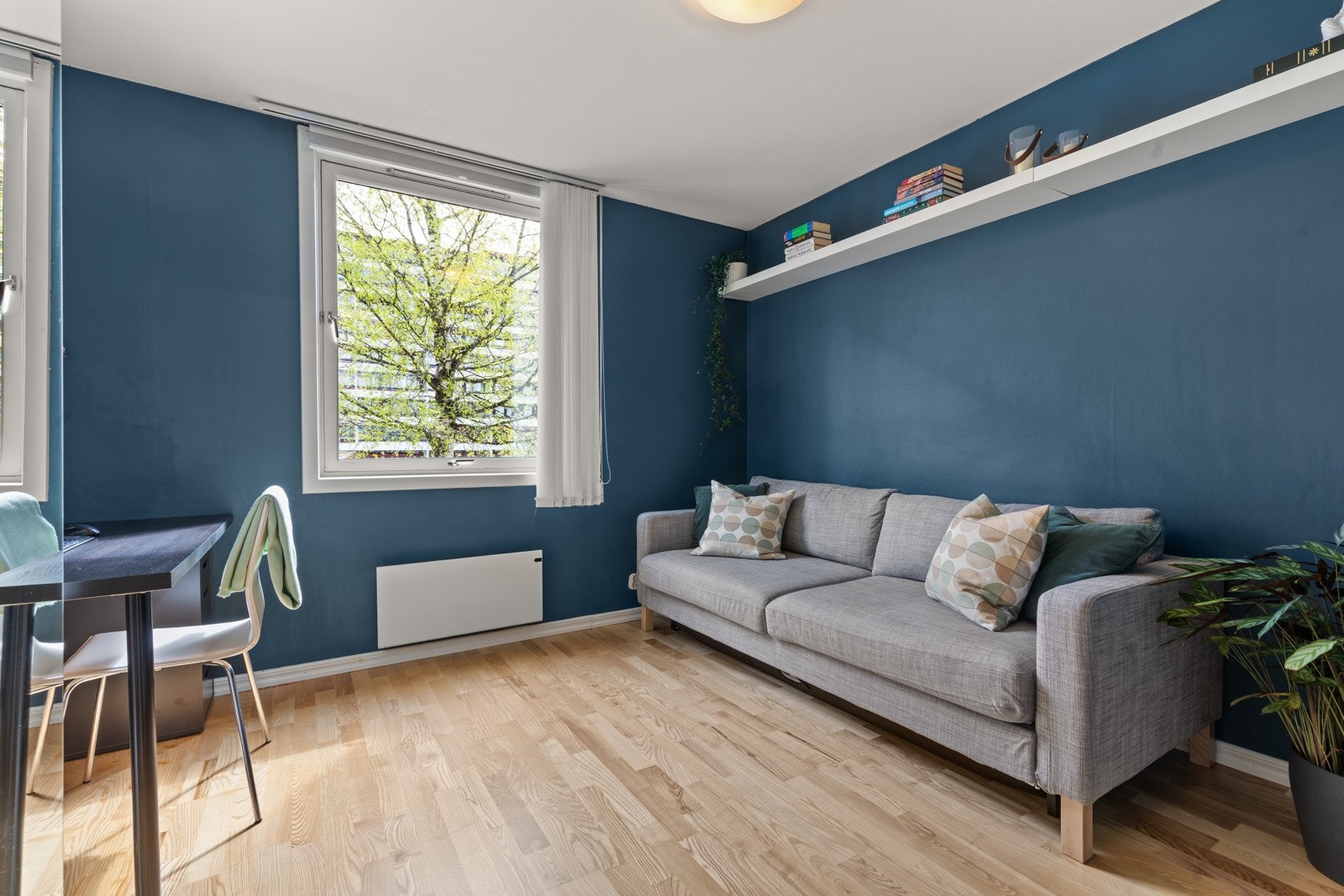 Leiligheten har to soverom med god plass til ønsket soveromsmøblement. Galleribilde