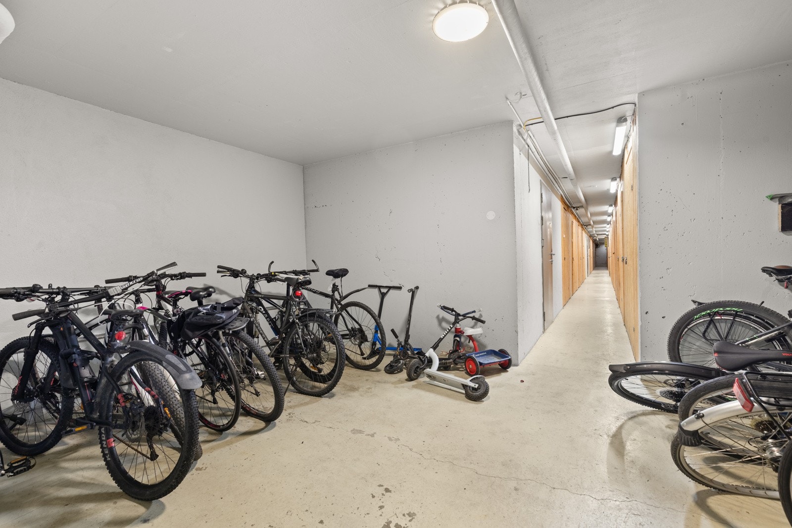 Sykkelparkering. Galleribilde