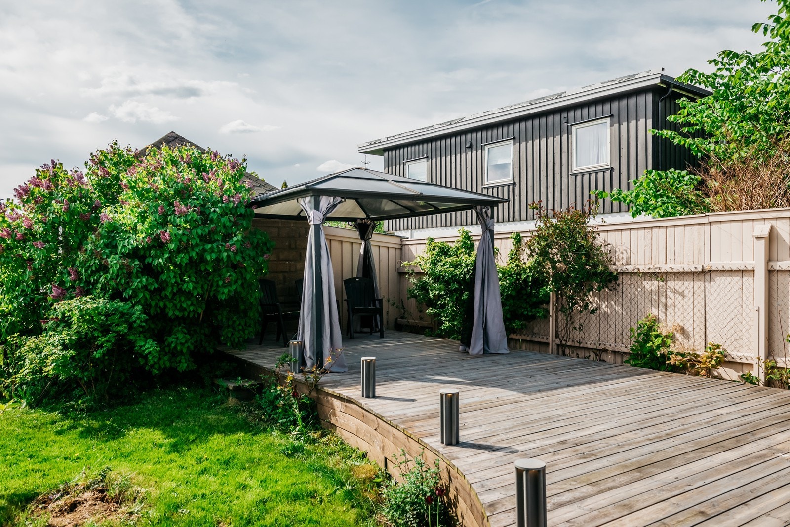 En flott terrasse, med sol fra tidlig morgen til kveld! Galleribilde