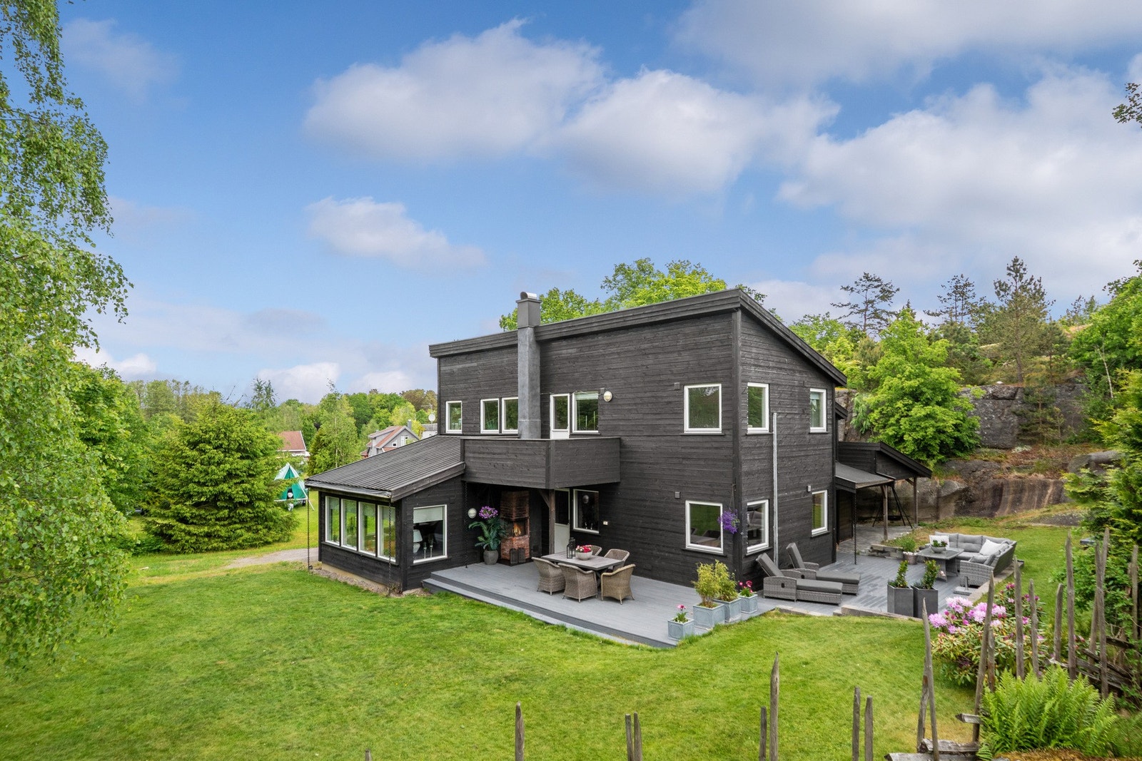 PrivatMegleren Tønsberg v/ Christoffer Fischer har gleden av å presentere Engøveien 26. Galleribilde