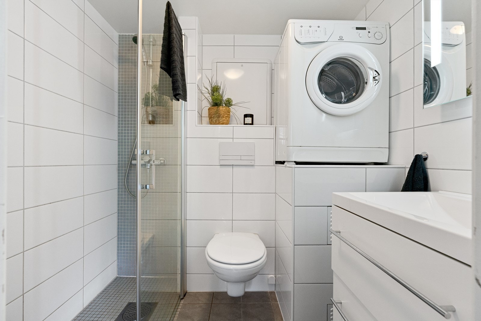 - Helfliset bad fra 2016 med behagelig varme i gulvet - Galleribilde