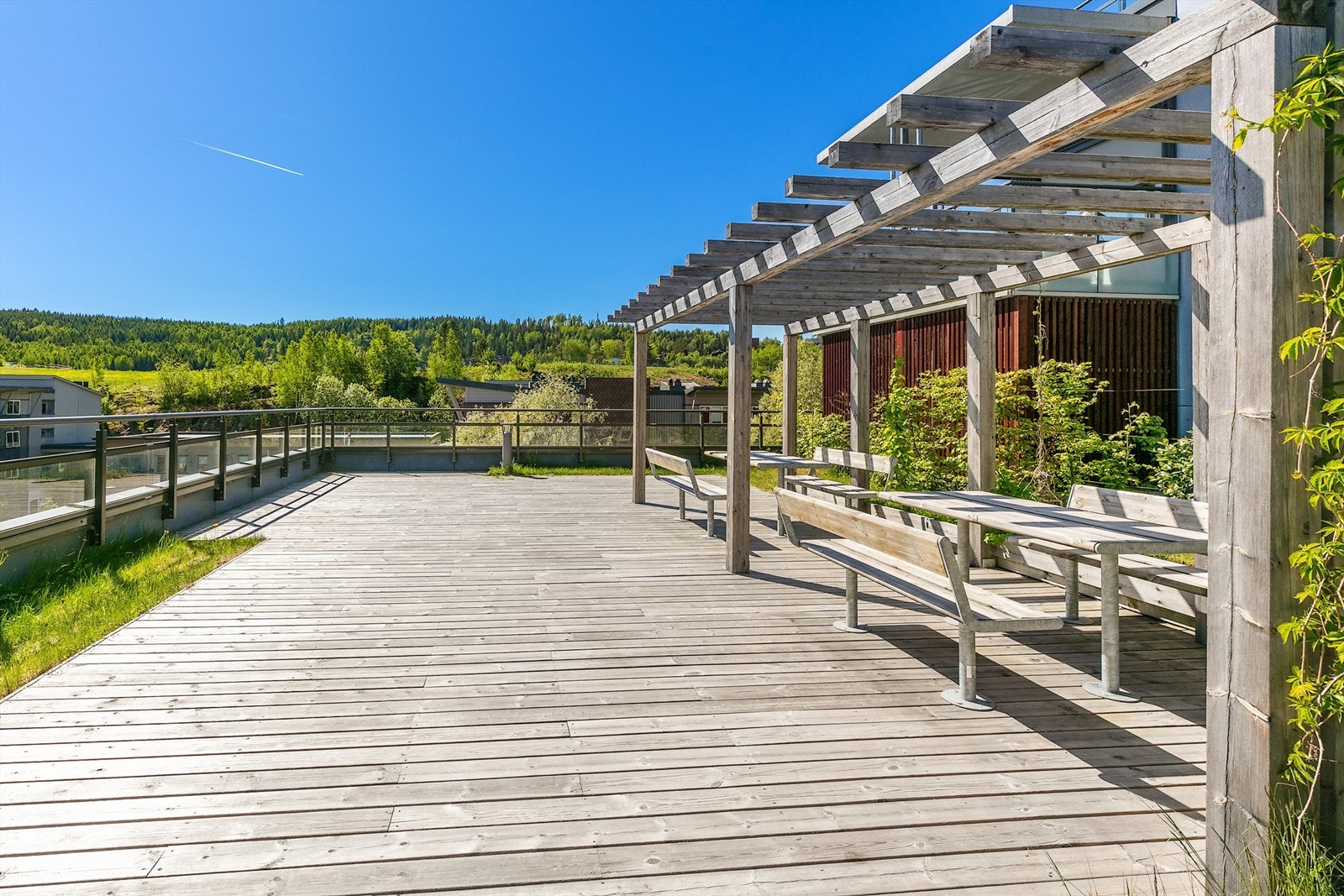 Supre fellesarealer med nydelig terrasse på sameiets grunn. Galleribilde