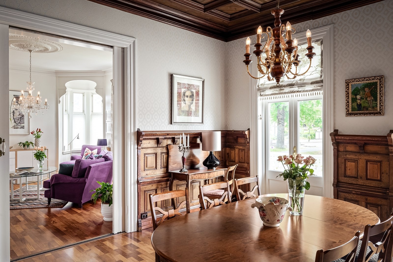 Fra spisestuen er det videre adkomst til hyggelig tv-stue Galleribilde