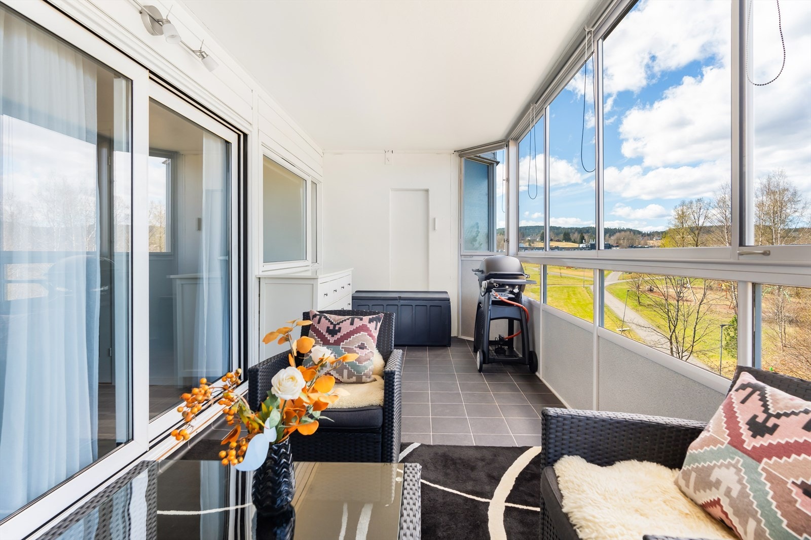 Dette er en moderne og romslig 2-roms beliggende i 3. etasje. Galleribilde