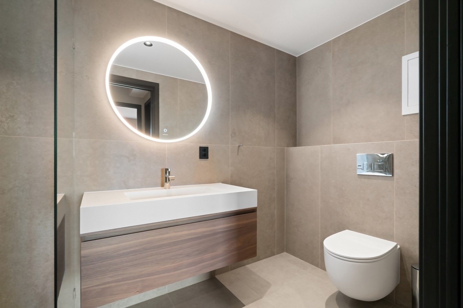 Bad 3 med italienske fliser og innredning fra Bella Flis. Galleribilde