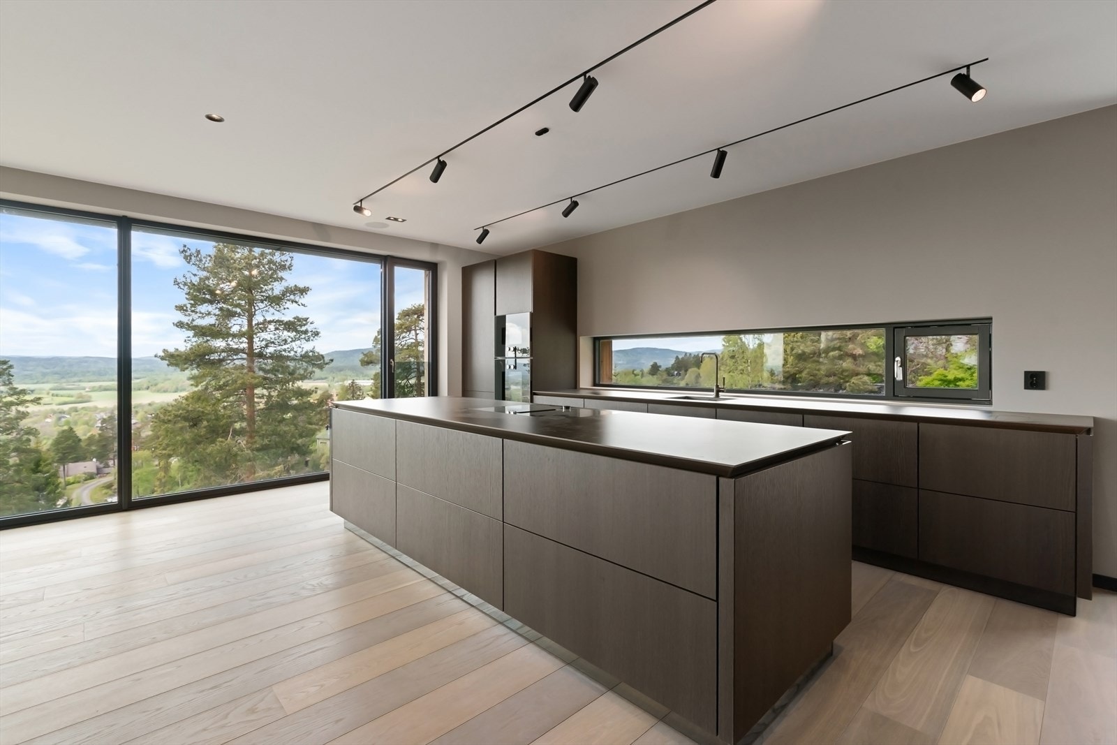 Stilsikker SieMatic kjøkkeninnredning. Galleribilde