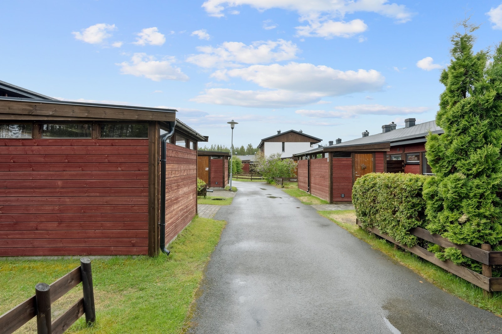 Felles internveger er asfalterte. Galleribilde