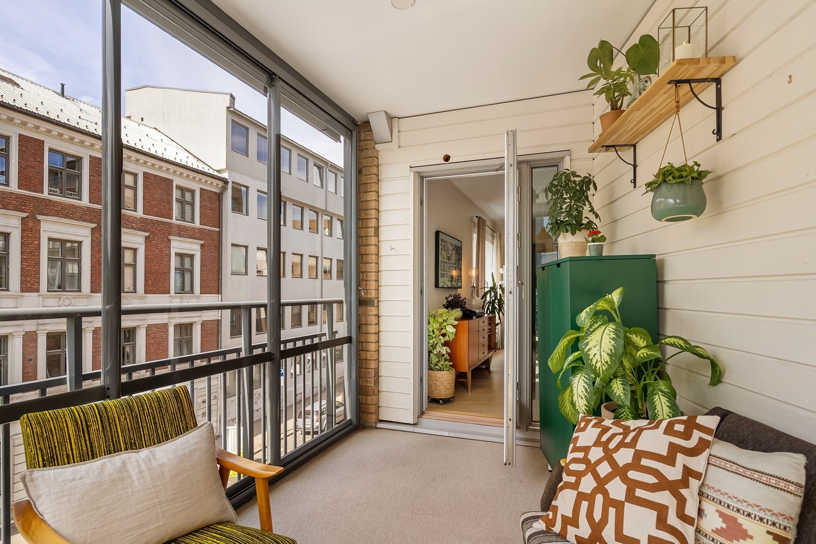 Balkongen oppleves som en forlengelse av stuen Galleribilde