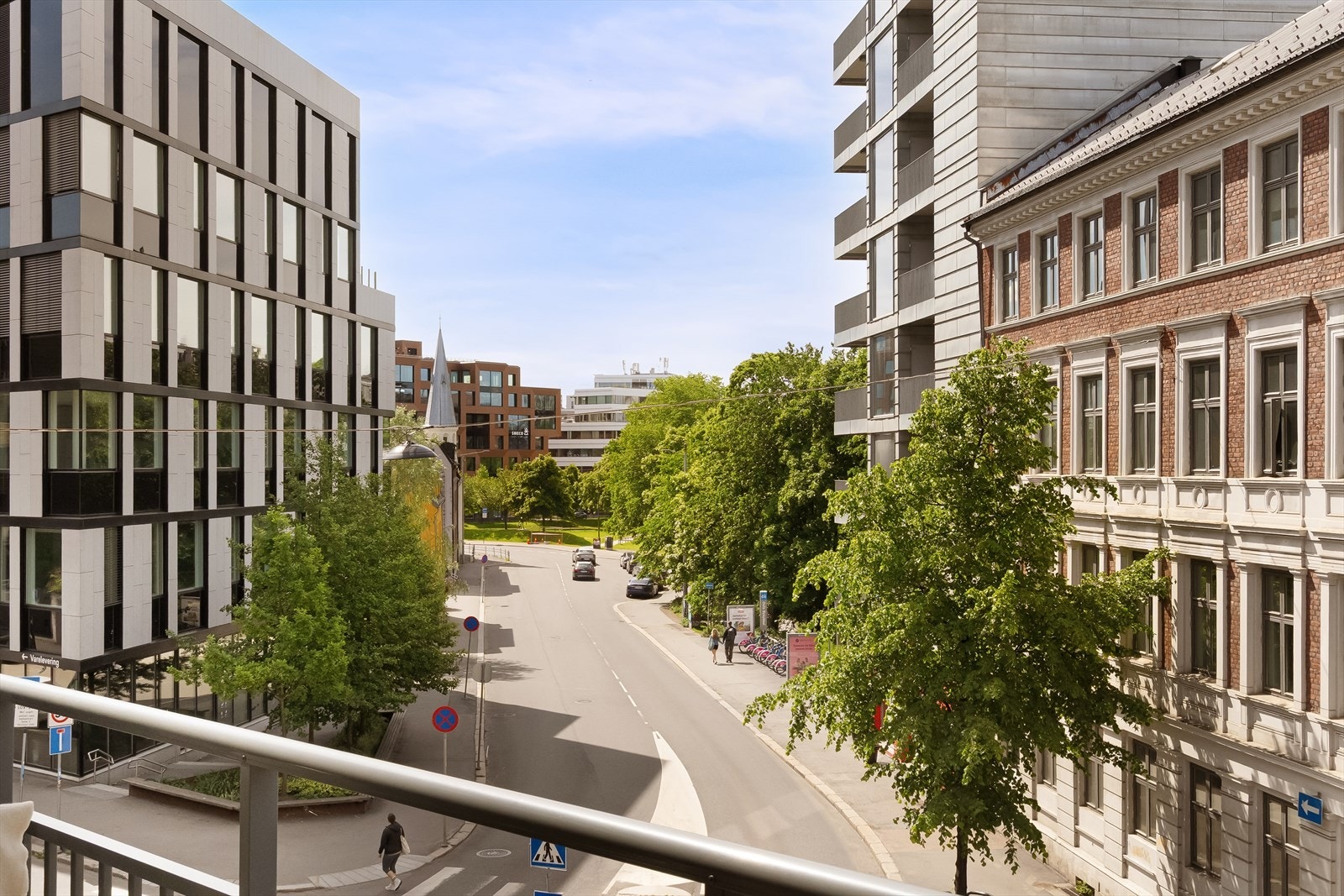 Åpen utsikt mot Barcode fra balkongen Galleribilde