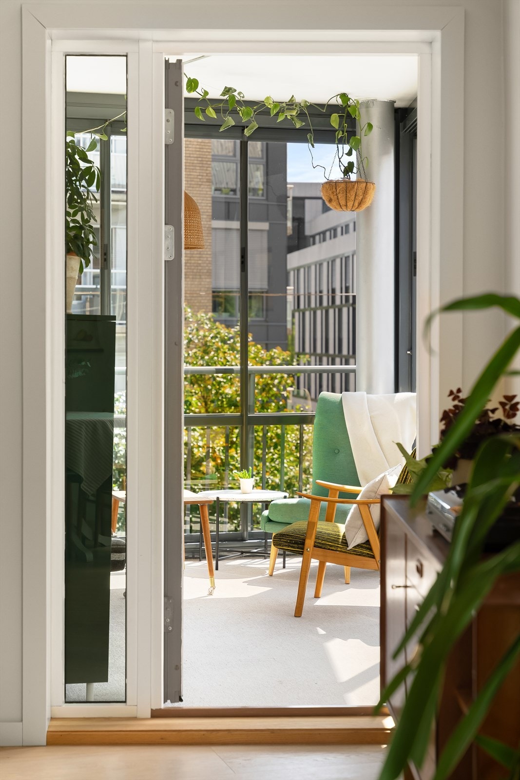 Adgang til balkong fra stuen Galleribilde