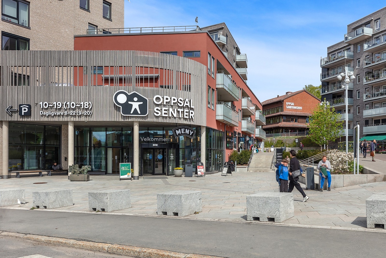 Nærhet til hverdagsbehov - Oppsal Senter ligger i gangavstand med alt du trenger under ett tak. Galleribilde