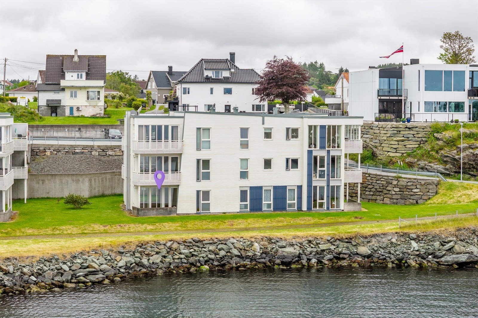 Velkommen til Kalvatræsjøen 7 A - Presentert av eiendomsmegler Fred Lippens hos Eiendomsmegler A Galleribilde