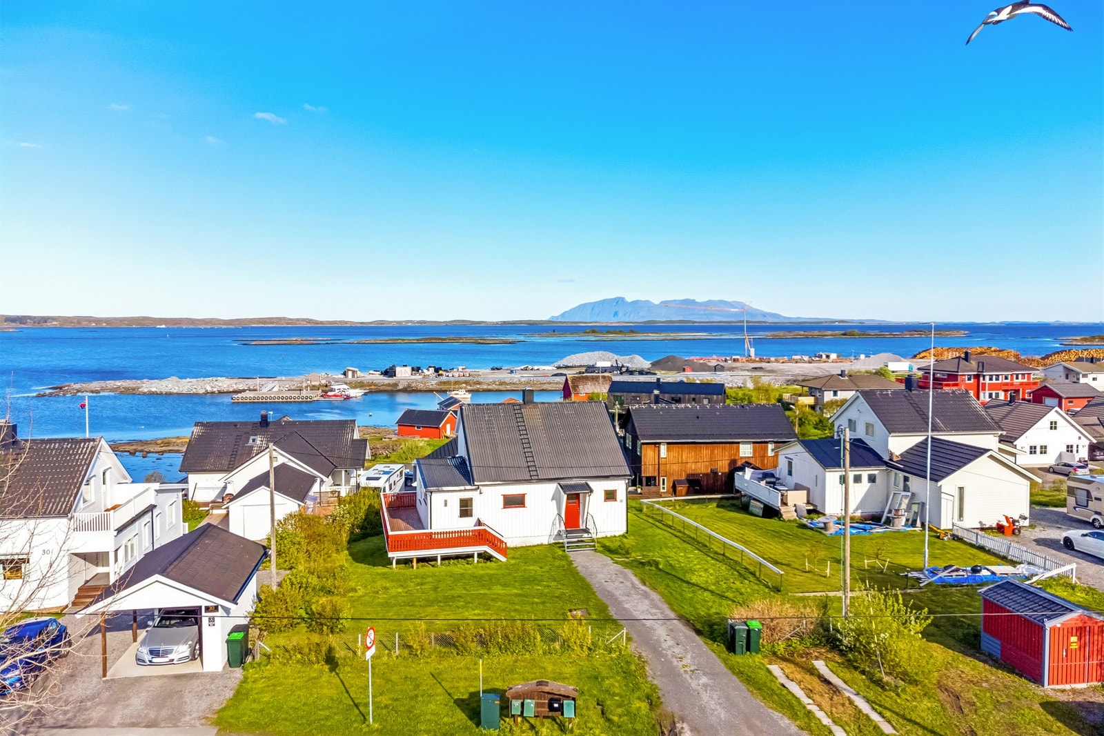 EiendomsMegler 1 v/Kristoffer Gaare presenterer Jektskipperveien 32! Galleribilde