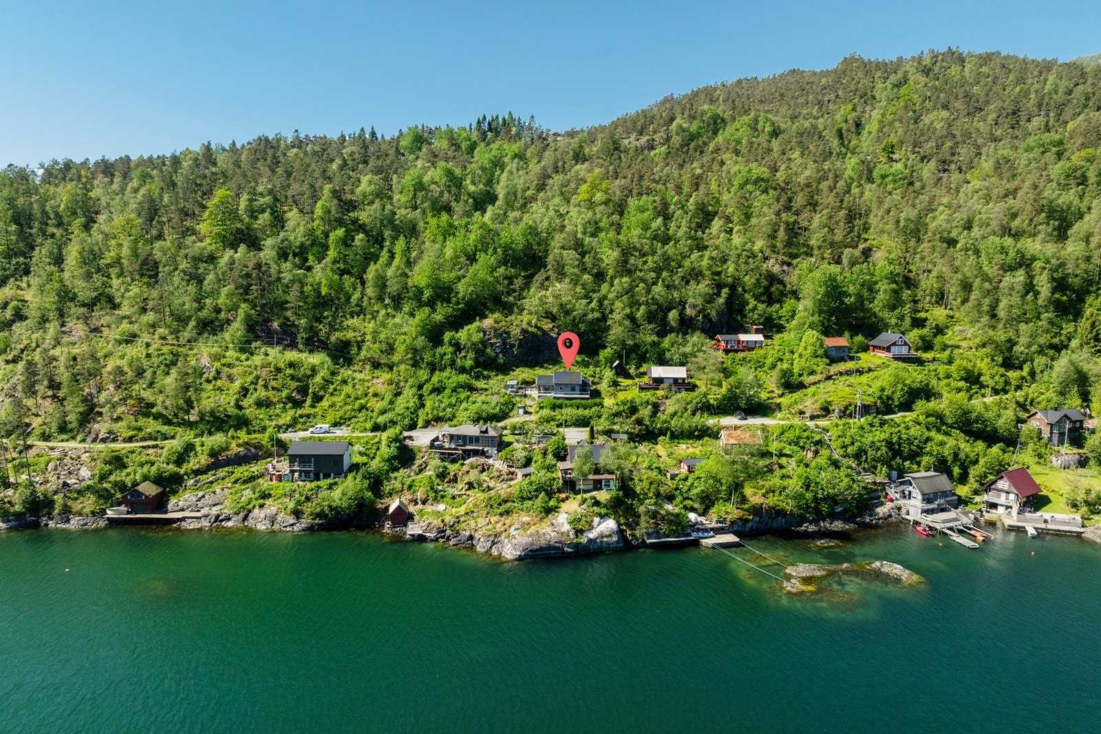 Rett ved fjorden... Galleribilde