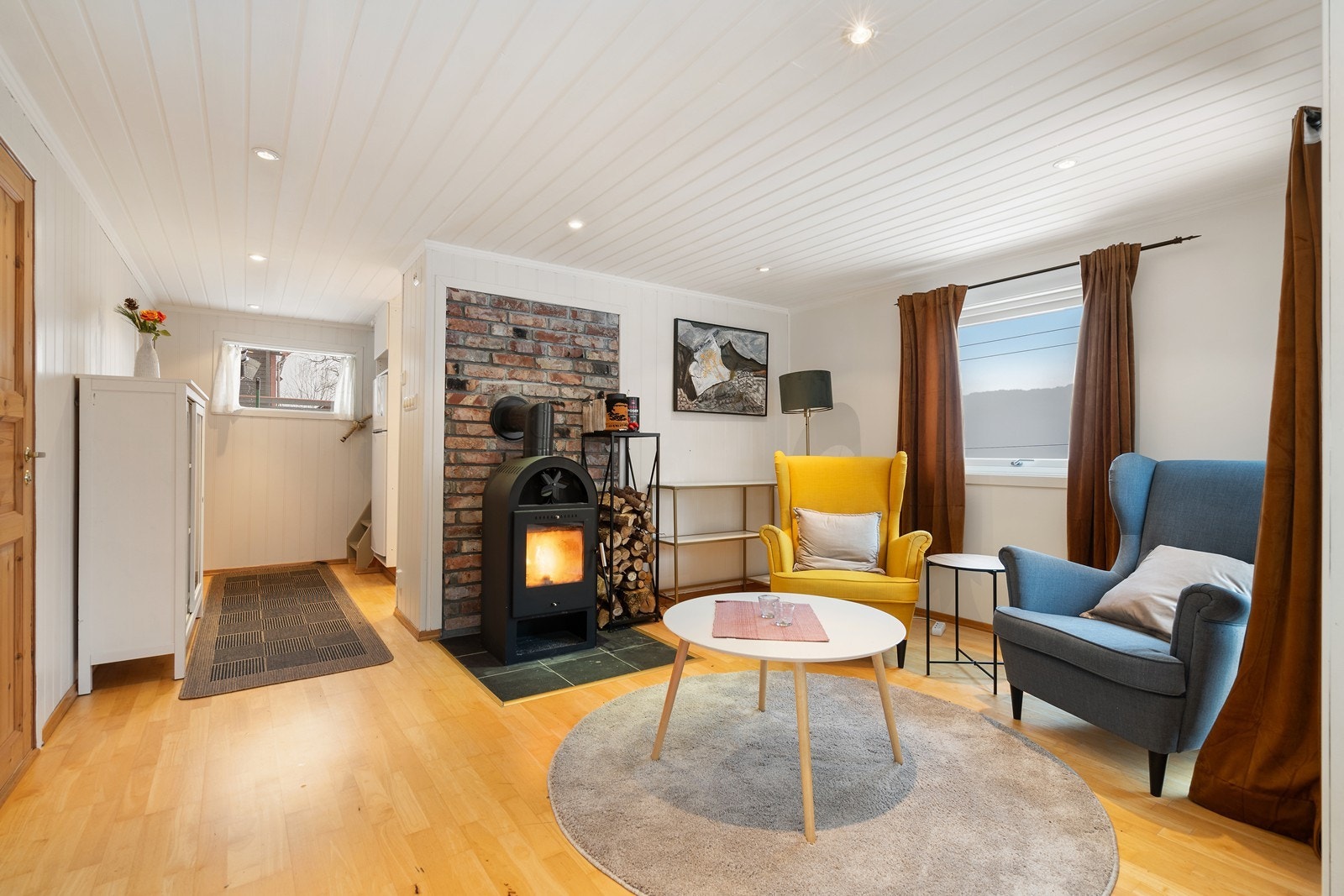 Peisovn i stuen gir mye hygge. Galleribilde