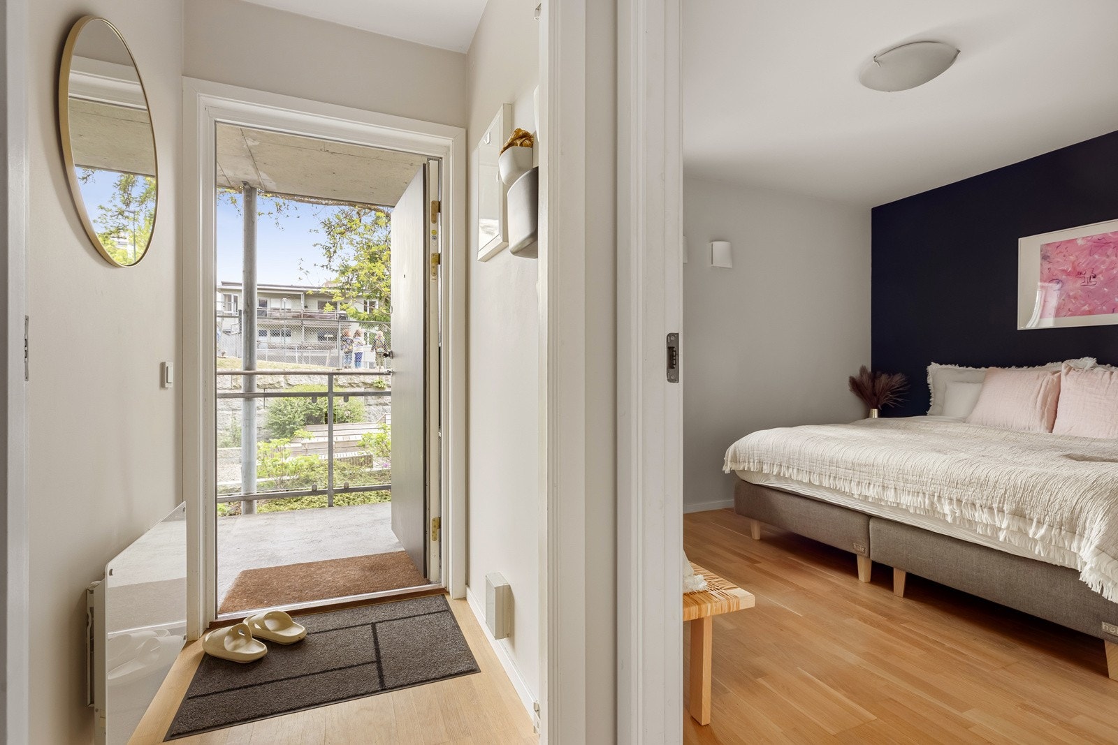 Leiligheten ligger i byggets 2. etasje, og har en gjennomgående og god planløsning. Galleribilde