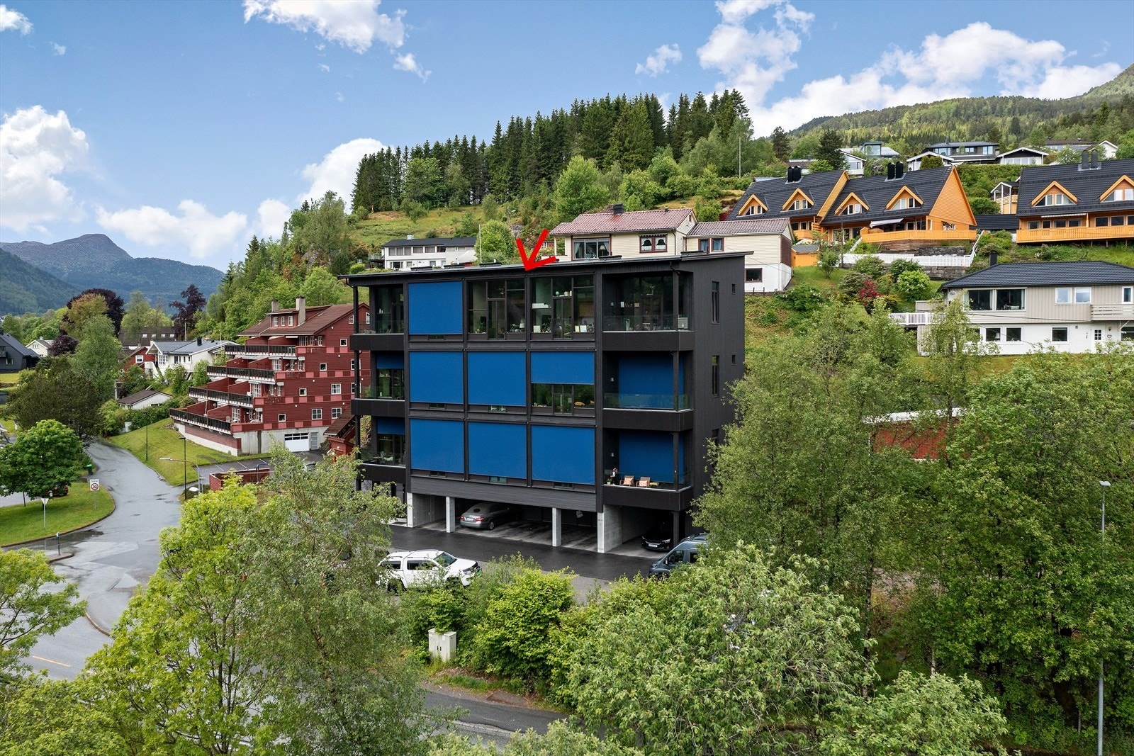 K43 stod ferdig i 2022 og har ei moderne framtoning med felles uteområde på baksida Galleribilde