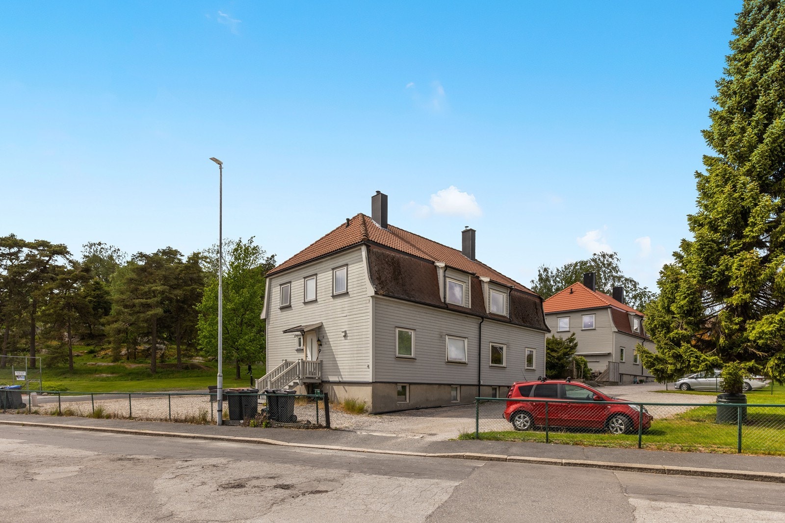 Avstanden til byens torg er ca. 800 meter, og avstanden til gågaten er ca. 300 meter Galleribilde