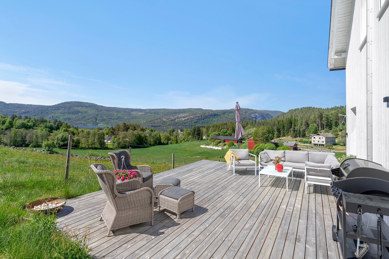 Terrasse med nydelig utsikt Galleribilde