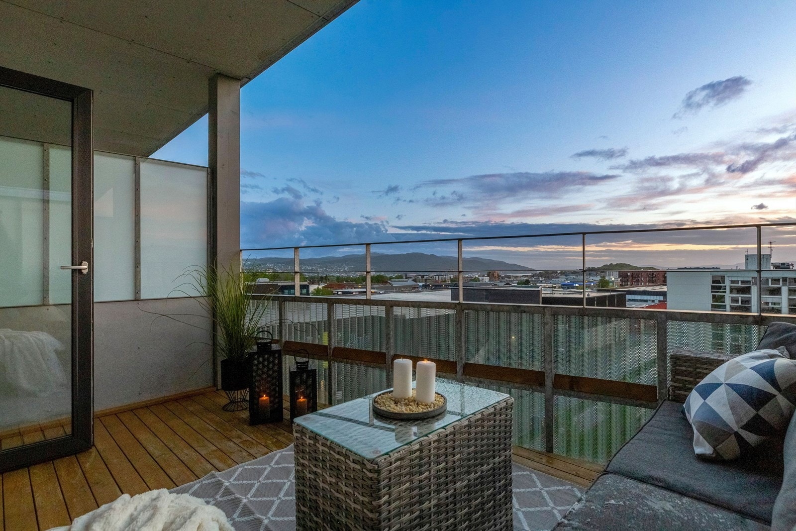 Balkongen vender i tillegg mot vest og nyter med det svært gode solforhold. Galleribilde