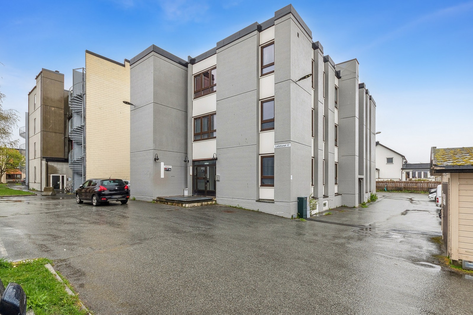 Bygget ble modernisert og ombygget i 2006 - og i 2012 ble taktekking og vinduer skiftet. Galleribilde