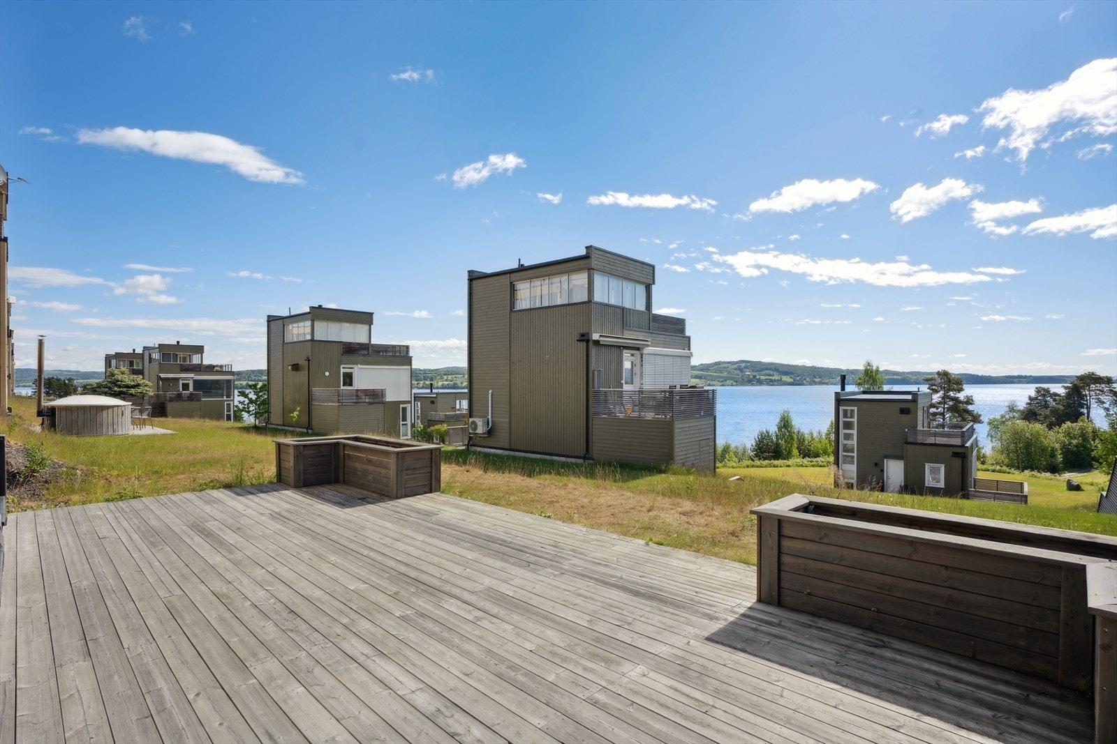 Nedre terrassedel, rett utenfor hovedsoverommet Galleribilde