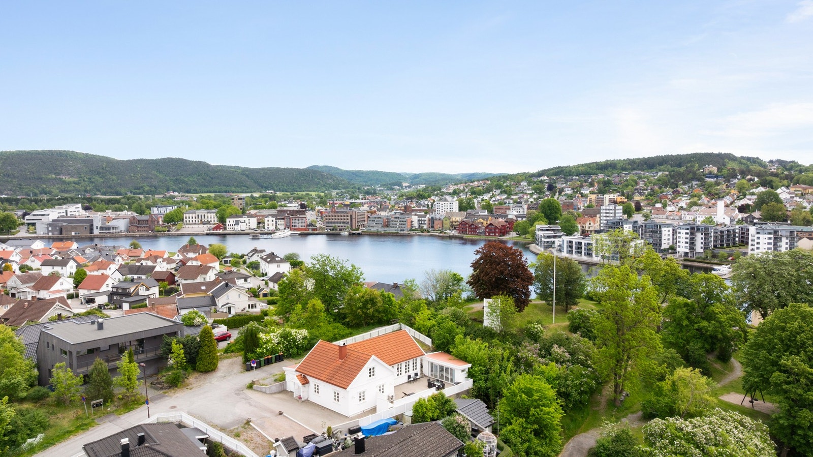 Velkommen til en hyggelig visning på Toppen 17 Galleribilde