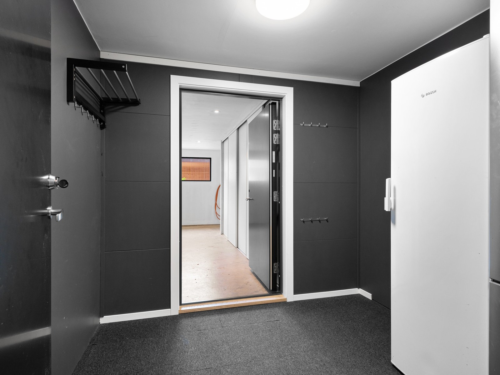 Mellomgang / bod til garasjen Galleribilde