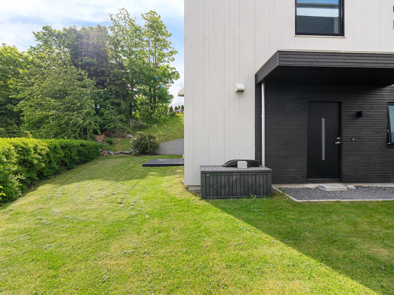 Inngang til godkjent leilighet i underetasjen Galleribilde