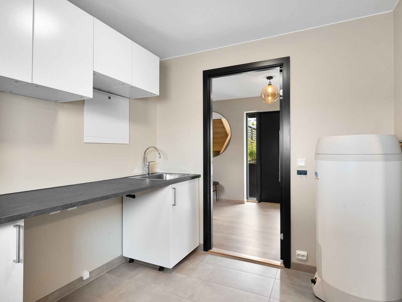 Vaskerom med fliser og innredning Galleribilde