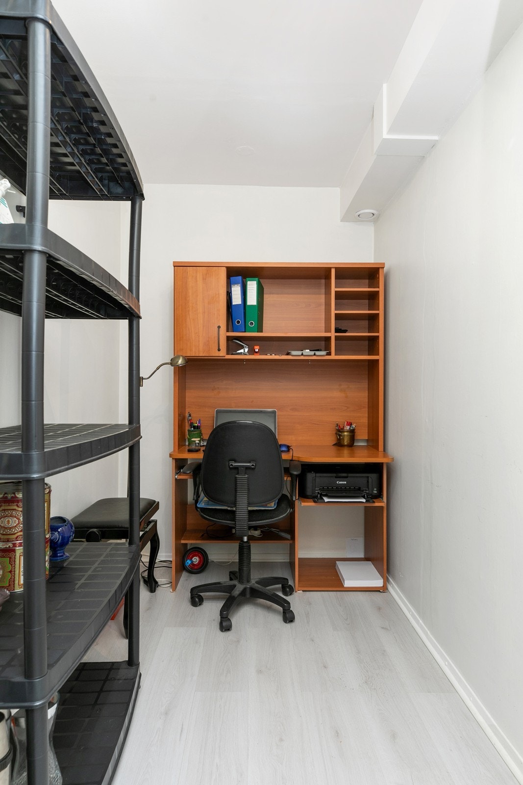 Bodrom med atkomst fra kjøkkenet Galleribilde