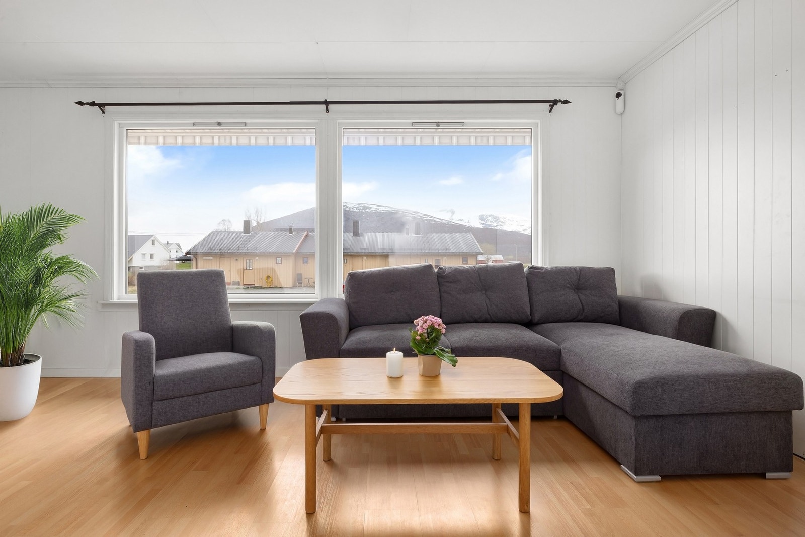 Her bor du i rolige omgivelser sentralt på Fjelldal Galleribilde