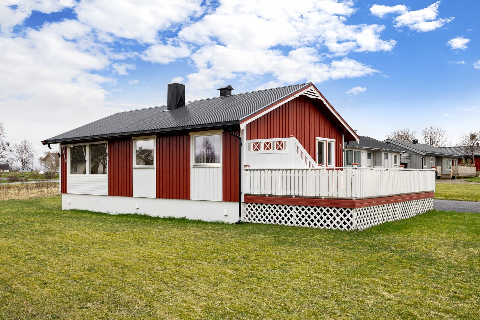 EIE eiendomsmegling v/Runar Bjørkelund har gleden av å presentere Auraveien 5, en praktisk enebolig med alt på ett plan Galleribilde