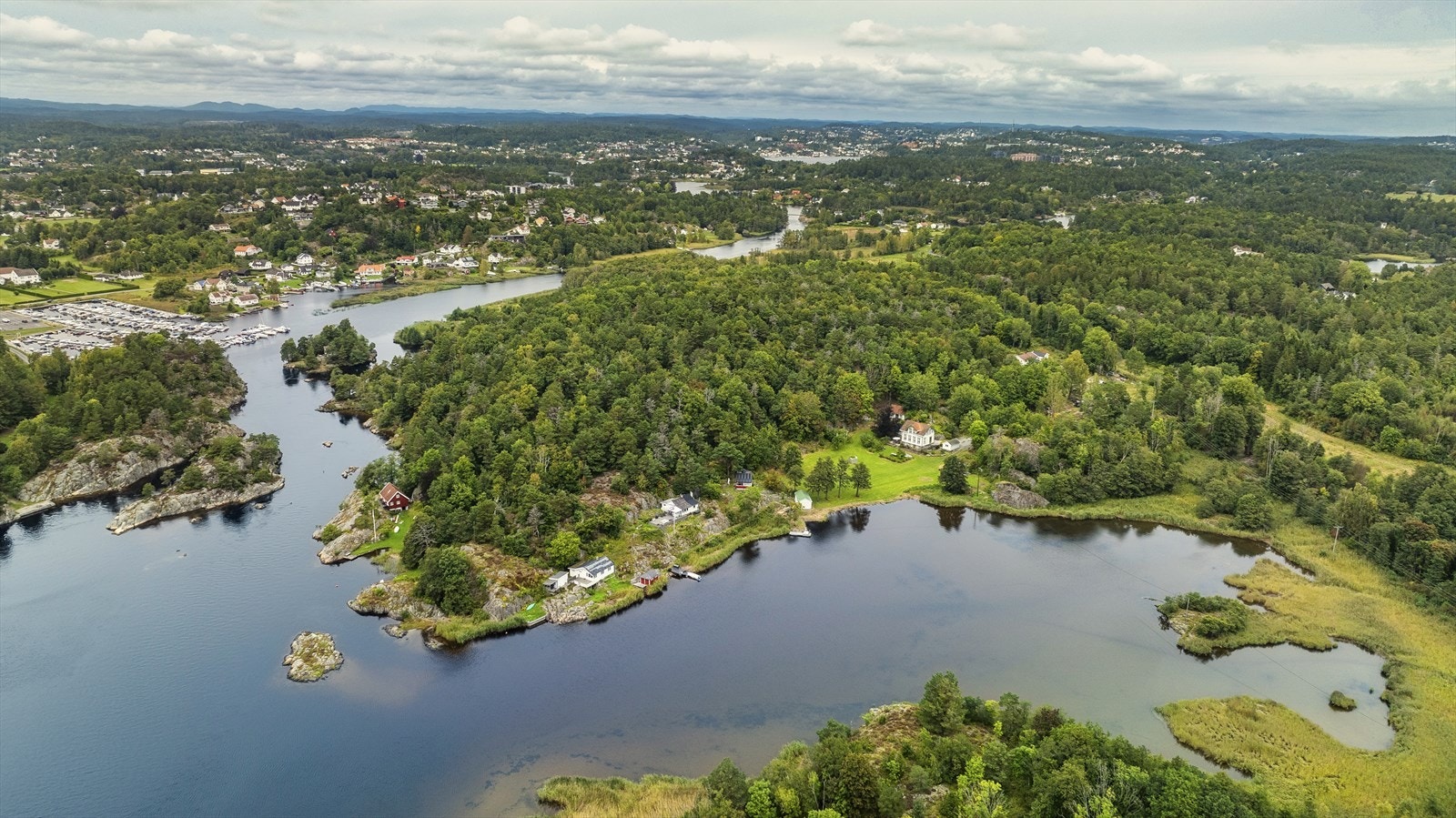 Nydelige Nidelva er like utenfor Galleribilde