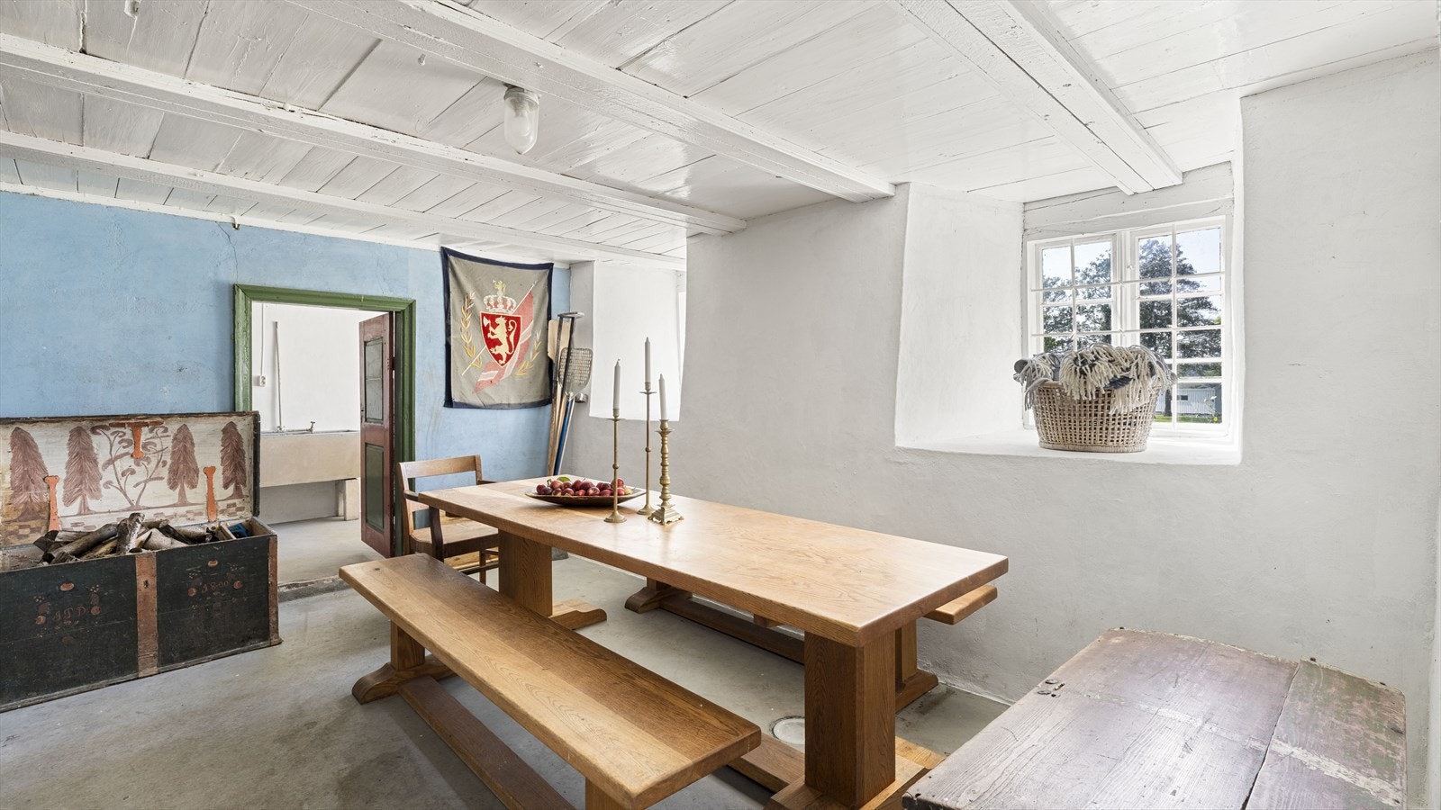 Adkomst til kjeller - et hyggelig oppholdssted for middager Galleribilde