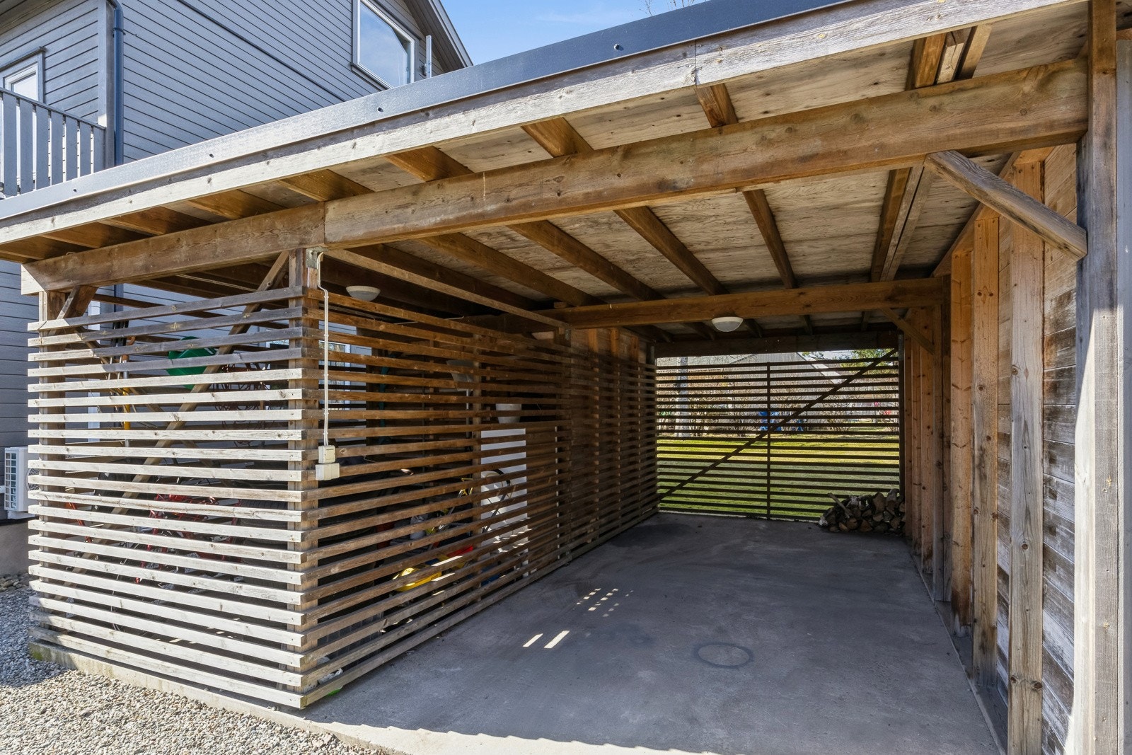 Carport og tilhørende bod Galleribilde
