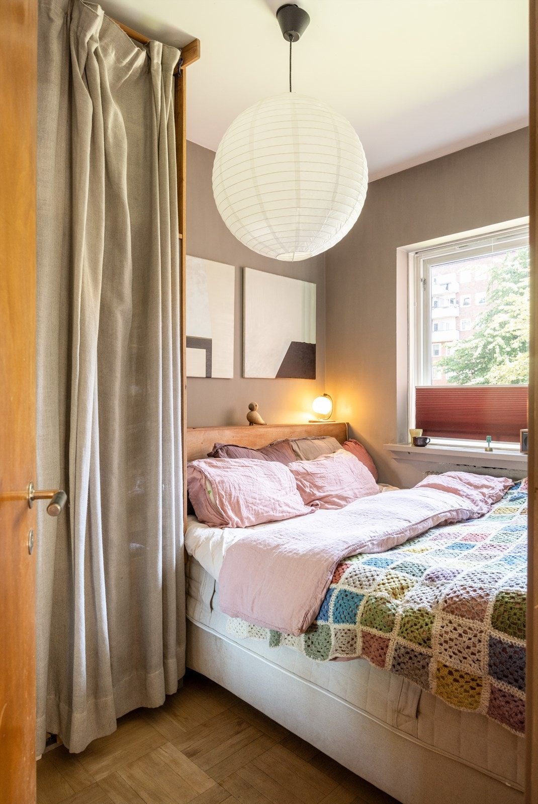 - Plass til dobbeltseng og garderobeløsning - Galleribilde