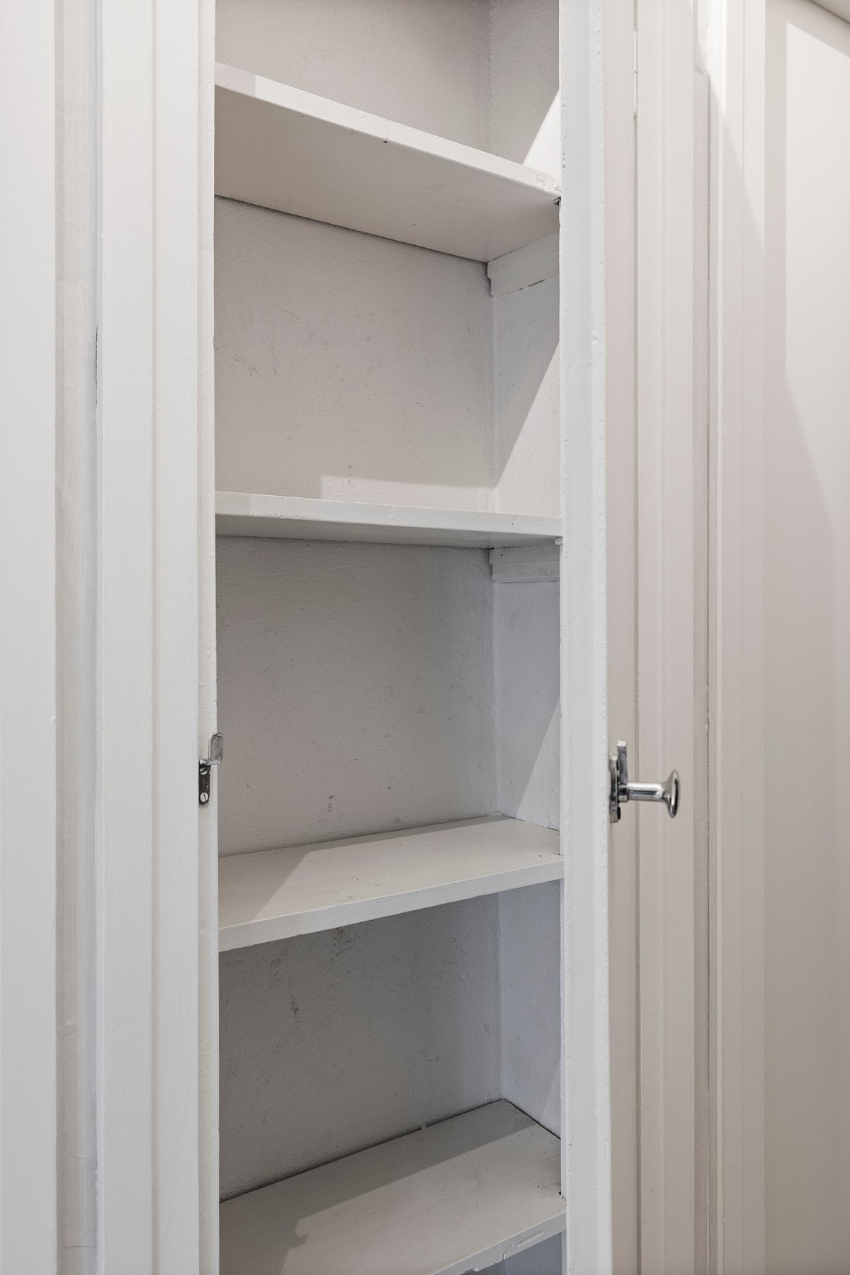 Innebygd skap i entre Galleribilde