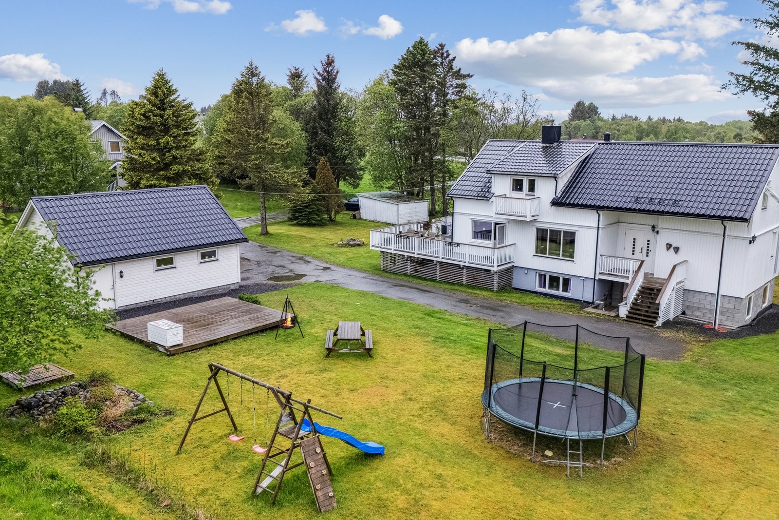 Småbruk med landlig beliggenhet på Gossen Galleribilde