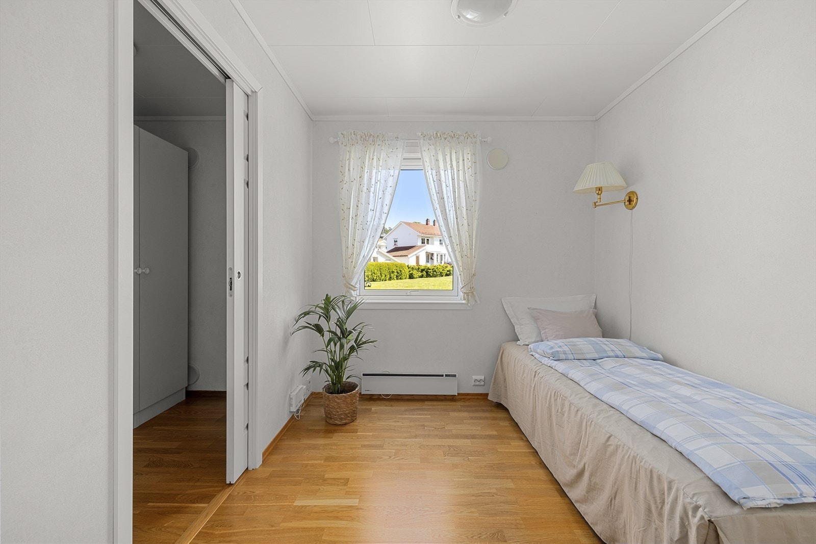 Soverom 2 med bod på innsiden Galleribilde