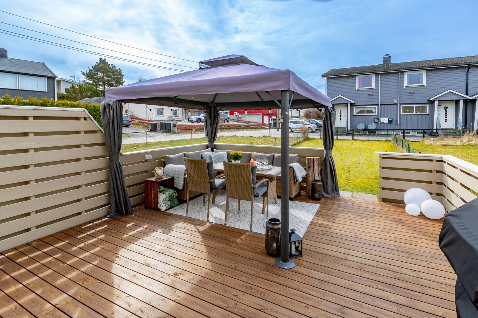 Uteplass Galleribilde