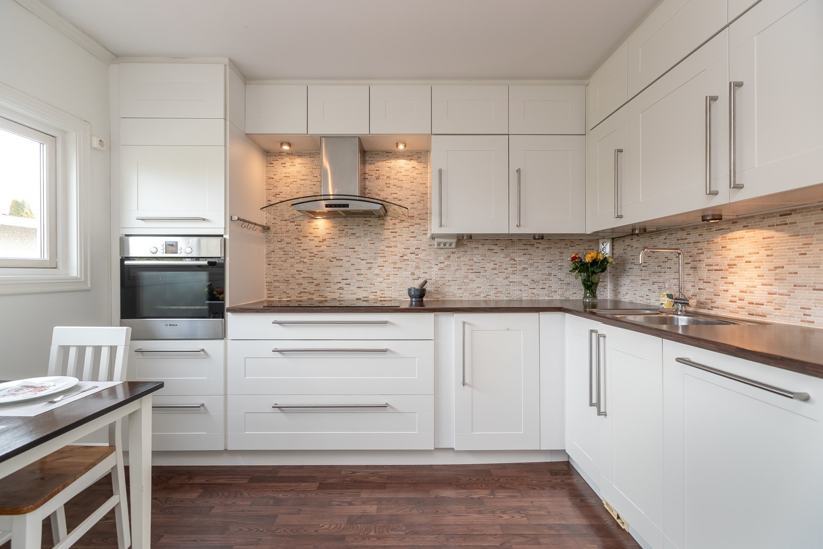 Godt med skap- og benkeplass Galleribilde