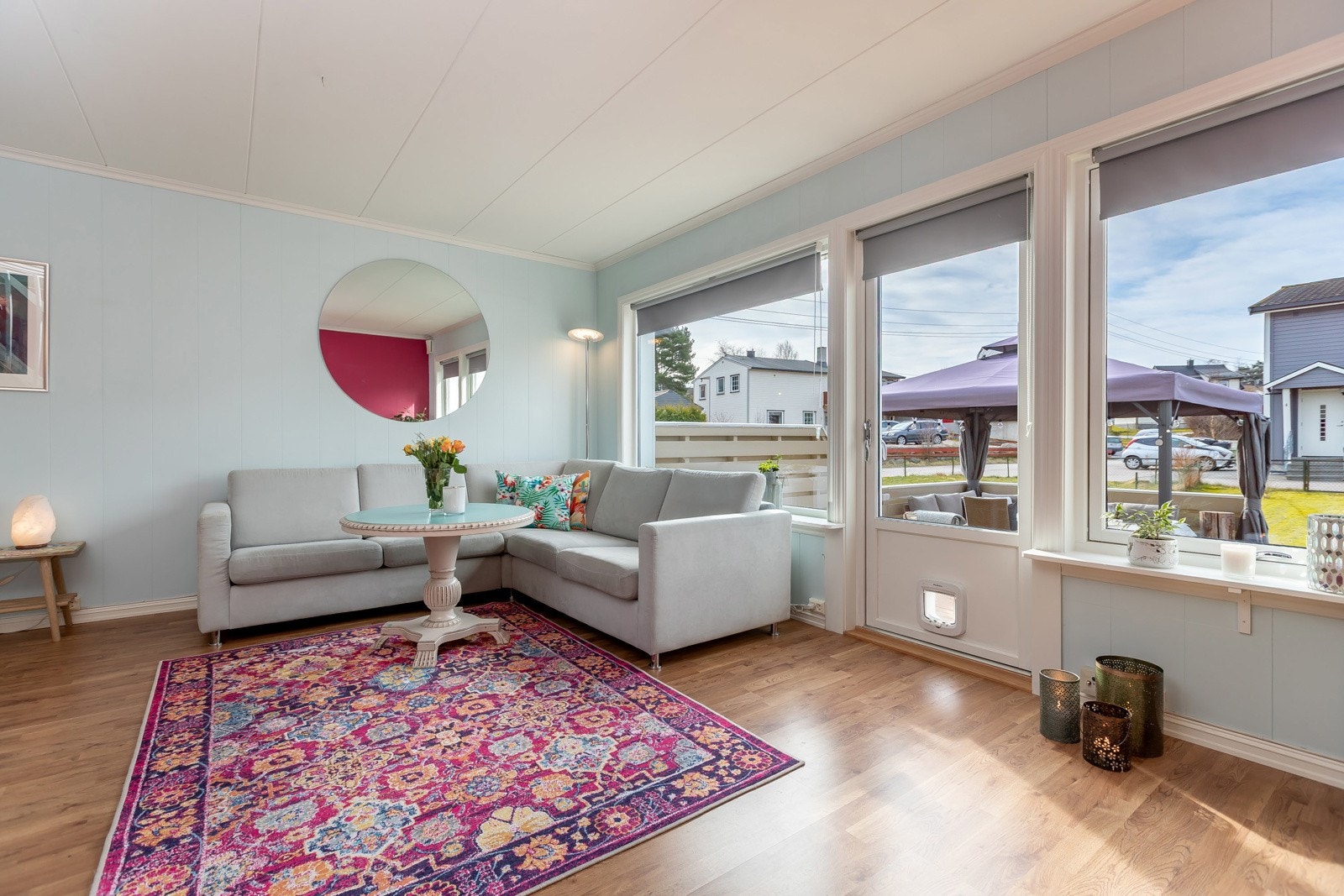 Fin plass for sofagruppe Galleribilde