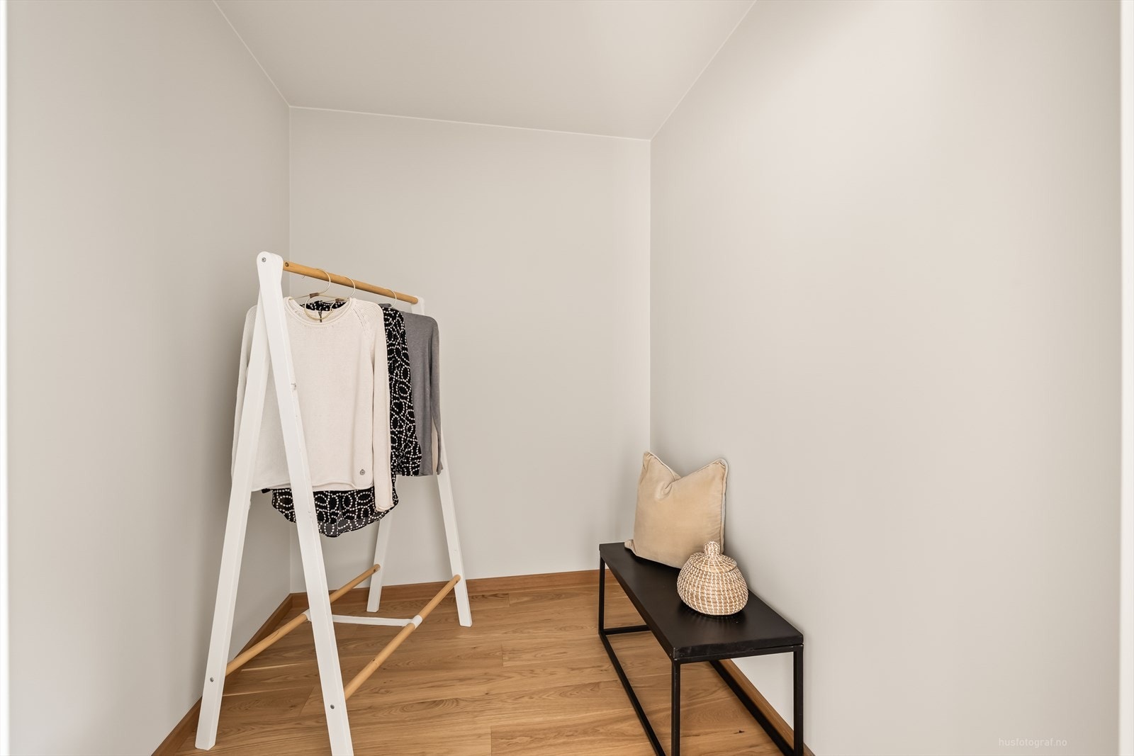 Garderoberommet er av meget god størrelse, så du har rikelig med plass til etablering av garderobe. Galleribilde