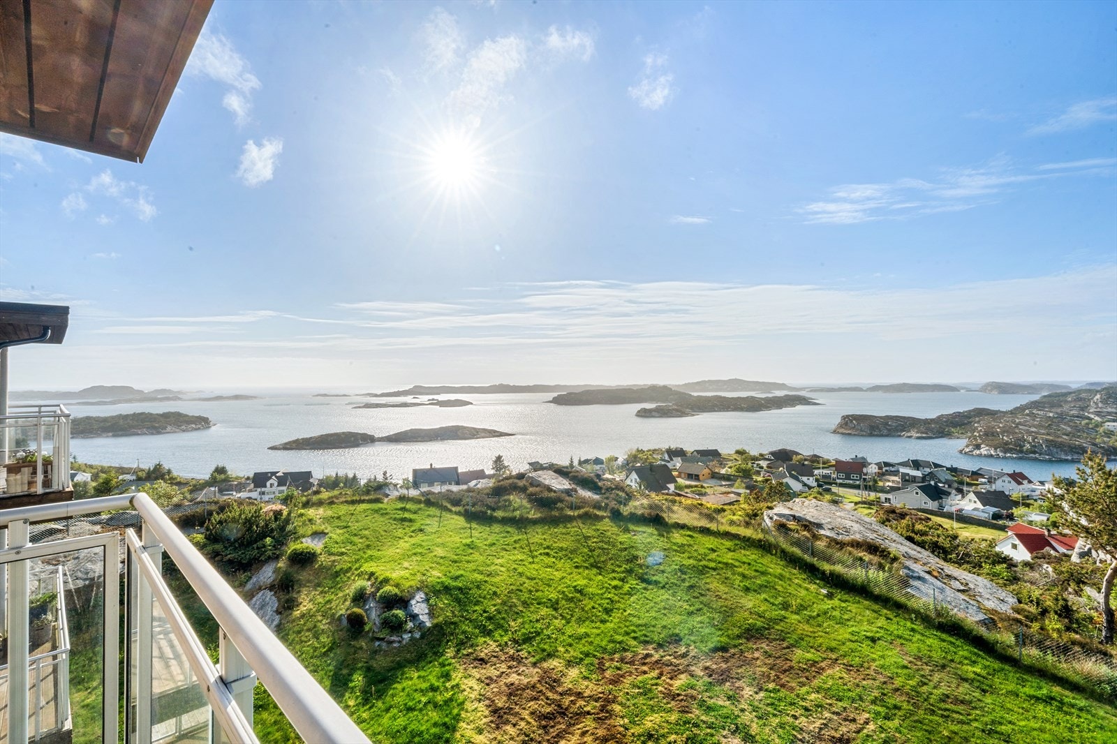 En moderne 2-roms med solrik balkong, heis og garasjeplass! Galleribilde
