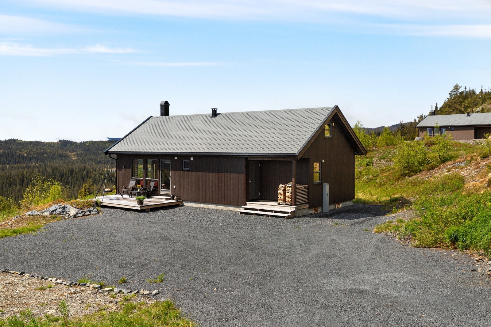 Hytta ble beiset utvendig i 2024. Galleribilde